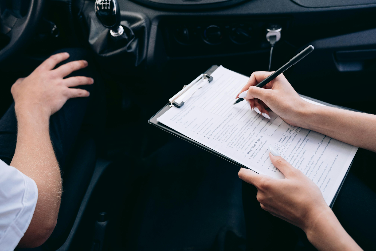 How An Auto Accident Lawyer Protects Your Rights