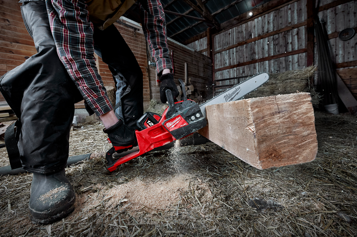 Maximum Lubrication Power and Mobility – Milwaukee M18GG-0 18V Li-Ion Cordless 2-Speed Grease Gun – Skin Only